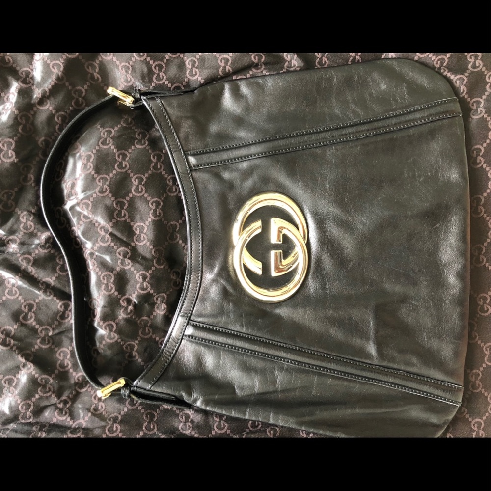 Gucci black leather Britt medium gold hardware